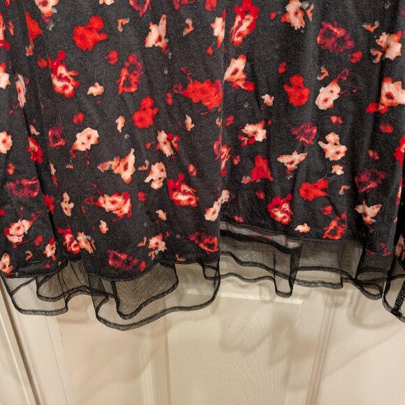 Lane Bryant V- neck illusion neckline floral top - Picture 4 of 5